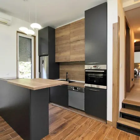 Villa Wood & Green Spa *