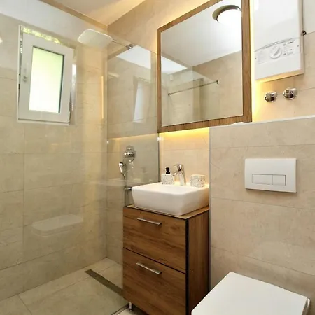 Villa Wood & Green Spa * Hadžići